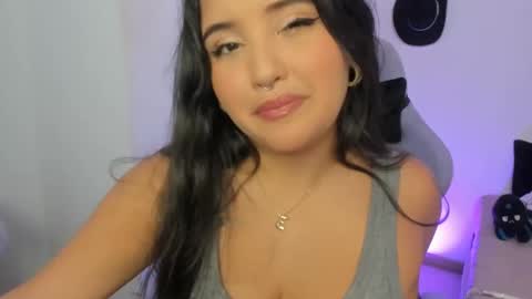 Snapshot of juli_santos_22 chatting on 7, 3, 2025 juli_santos_22 online show from 7, 3, 2025