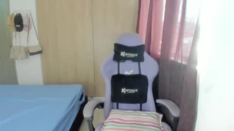 juli_santos_22 online show from 3, 5, 2026