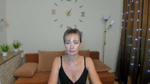 julia__cherry_ online show from 24, 12, 2024