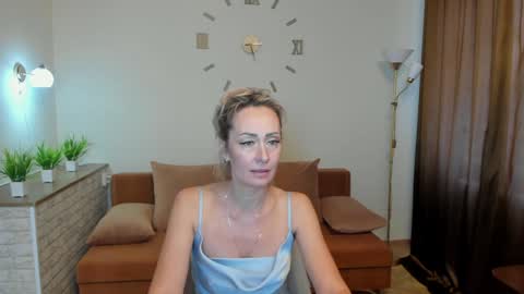 julia__cherry_ online show from 26, 1, 2025