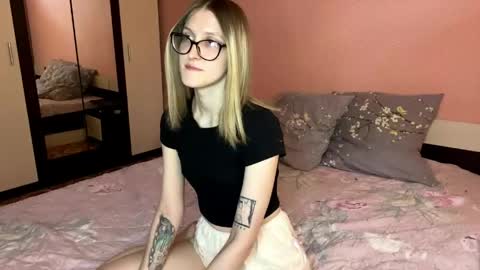 julia_charm online show from 31, 5, 2026