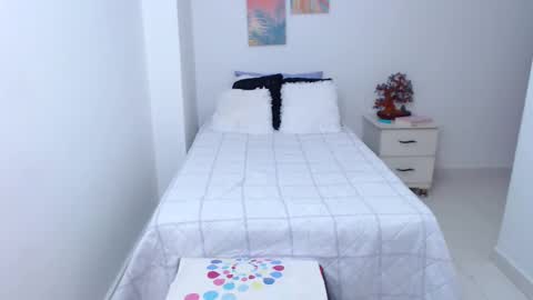 Snapshot of julia_gray_ chatting on 9, 2, 2025 julia online show from 9, 2, 2025