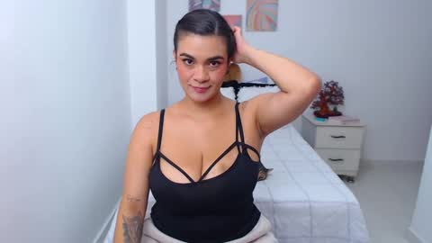 Snapshot of julia_gray_ chatting on 9, 2, 2025 julia online show from 9, 2, 2025