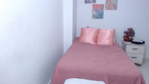 Snapshot of julia_gray_ chatting on 29, 10, 2025 julia online show from 29, 10, 2025