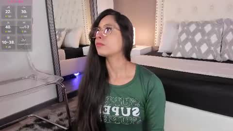 J U L IA   M A R T I N E Z online show from 24, 6, 2026