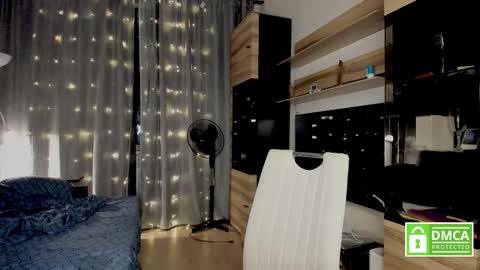 julia_t_mog online show from 13, 9, 2025