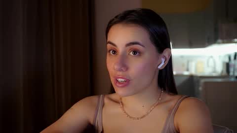 Snapshot of juliacontrol chatting on 5, 3, 2026 Molly online show from 5, 3, 2026