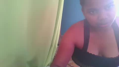 Snapshot of juliah02 chatting on 28, 1, 2025 juliah02 online show from 28, 1, 2025