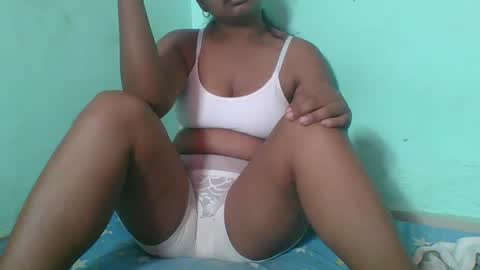 Snapshot of juliah02 chatting on 12, 2, 2025 juliah02 online show from 12, 2, 2025