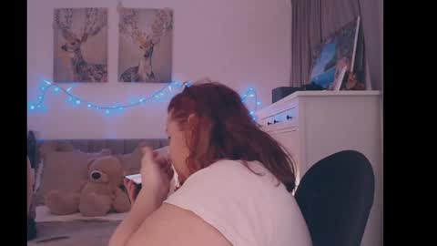 julialiones online show from 23, 2, 2025