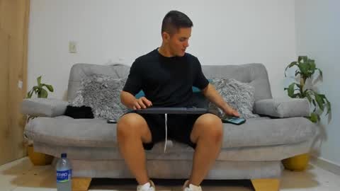 julian_wallace online show from 4, 12, 2024