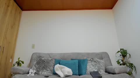 julian_wallace online show from 4, 12, 2024