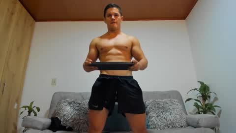 julian_wallace online show from 13, 12, 2024