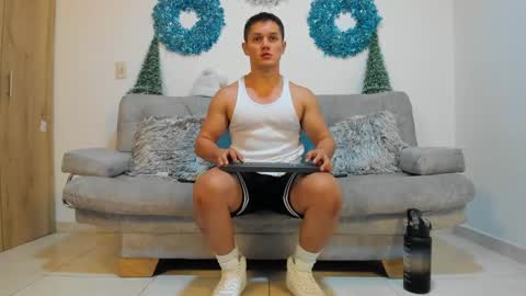 julian_wallace online show from 31, 12, 2024