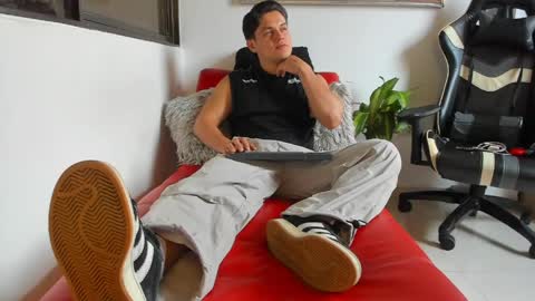 julian_wallace online show from 4, 5, 2026