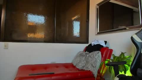 julian_wallace online show from 5, 5, 2026