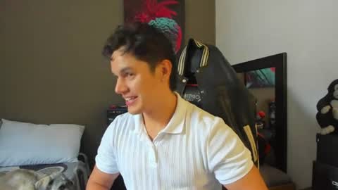 Snapshot of julian_wallace1 chatting on 16, 6, 2026 julian_wallace1 online show from 16, 6, 2026