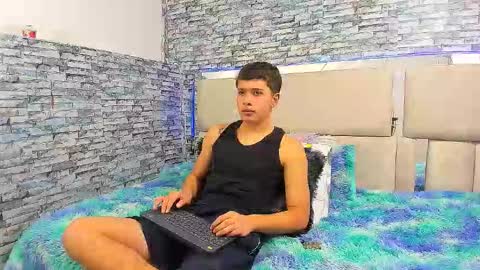 julian online show from 22, 10, 2025