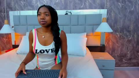 Snapshot of juliana_glam chatting on 19, 5, 2026 juliana_glam online show from 19, 5, 2026
