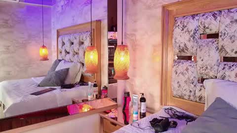 Snapshot of juliana_mendez25 chatting on 15, 10, 2025 juliana_mendez25 online show from 15, 10, 2025