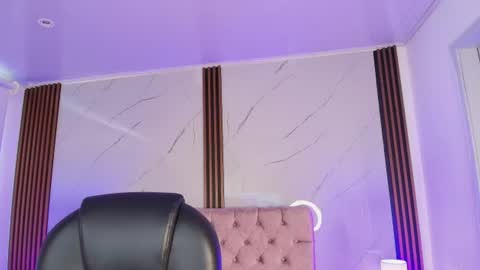  JULIANA CASTRO online show from 4, 7, 2026