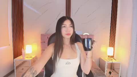  JULIANA CASTRO online show from 24, 7, 2026