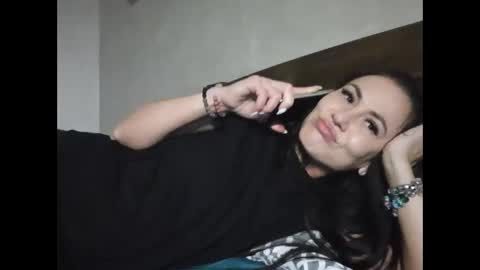 Snapshot of julianagold1 chatting on 14, 1, 2025 julianagold1 online show from 14, 1, 2025