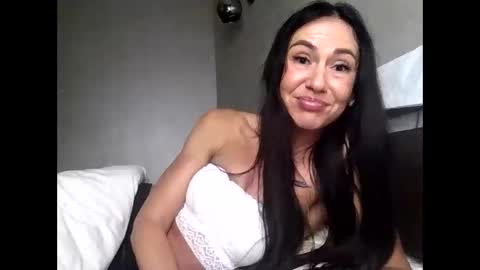 Snapshot of julianagold1 chatting on 20, 10, 2025 julianagold1 online show from 20, 10, 2025