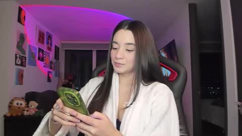 Jeimy Help me to reach 100 thumbs up online show from 22, 2, 2026