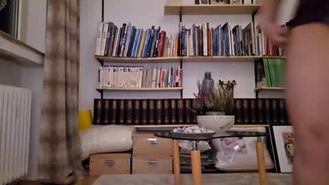 Julie online show from 17, 3, 2026