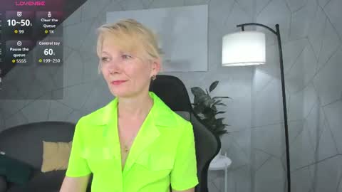 Julie Lucasss online show from 11, 6, 2026