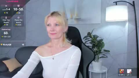 Julie Lucasss online show from 26, 6, 2026