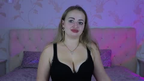 Snapshot of juliedevis chatting on 29, 10, 2025 JulieDevis online show from 29, 10, 2025