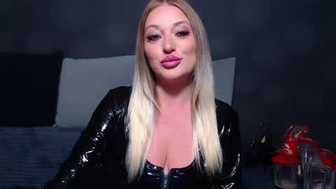 julia online show from 4, 7, 2026