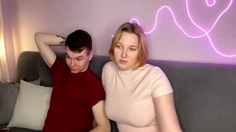 Julie and Thomas online show from 8, 11, 2025