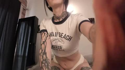 juliet_sourire online show from 12, 2, 2025