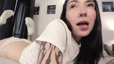 juliet_sourire online show from 13, 2, 2025