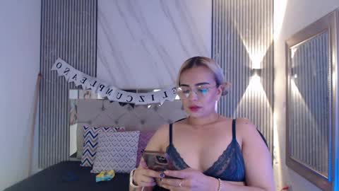 julieta__fox_ online show from 28, 4, 2026