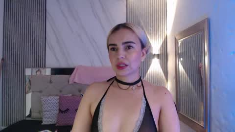 julieta__fox_ online show from 4, 5, 2026