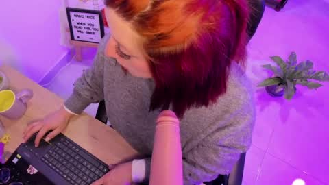 Snapshot of julieta_alves chatting on 7, 5, 2026 July online show from 7, 5, 2026
