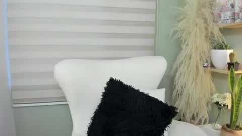 Snapshot of julieta_evans_1 chatting on 1, 7, 2026 Julieta online show from 1, 7, 2026