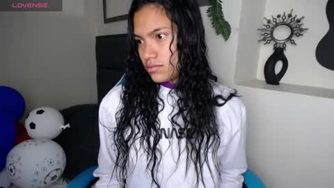 Snapshot of julieta_parker7 chatting on 24, 6, 2026 Julieta online show from 24, 6, 2026