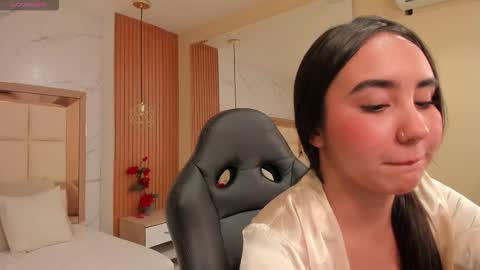 Snapshot of julieta_rose__ chatting on 11, 10, 2025     online show from 11, 10, 2025