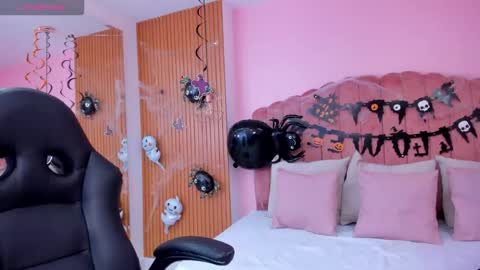 Snapshot of julieta_rose__ chatting on 22, 10, 2025     online show from 22, 10, 2025