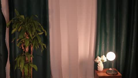 Snapshot of julieta_valencia chatting on 19, 7, 2026 julieta_valencia online show from 19, 7, 2026