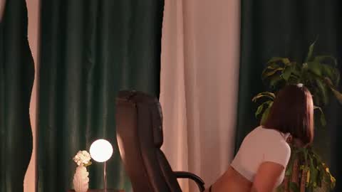 Snapshot of julieta_valencia chatting on 25, 7, 2026 julieta_valencia online show from 25, 7, 2026
