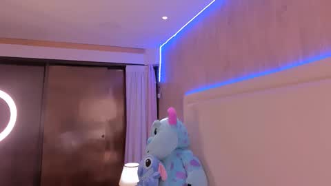 Julieta Vargas online show from 17, 10, 2025