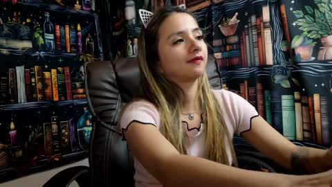 Julietta Jackson online show from 2, 1, 2025