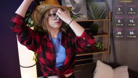 Mia online show from 4, 10, 2025