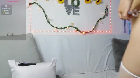 Snapshot of juliette_r chatting on 19, 5, 2026 Juliette online show from 19, 5, 2026